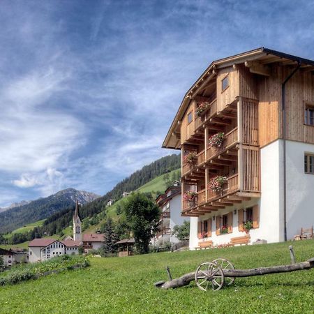 Ciasa Medalghes Villa San Martino in Badia Bagian luar foto